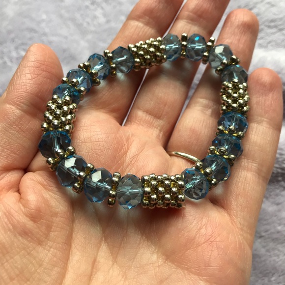 Sparkling stretchy Light Blue & Silver Bracelet - Picture 4 of 4